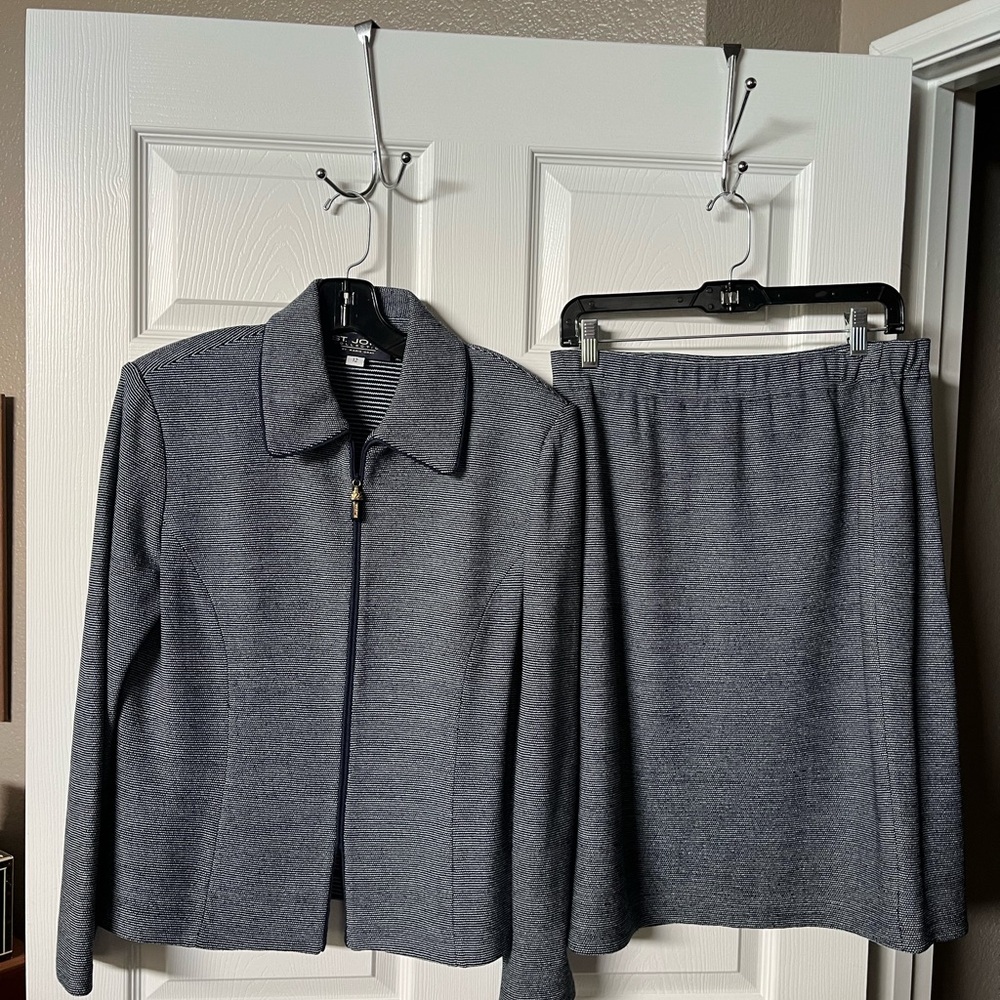 Beautiful St John Suit